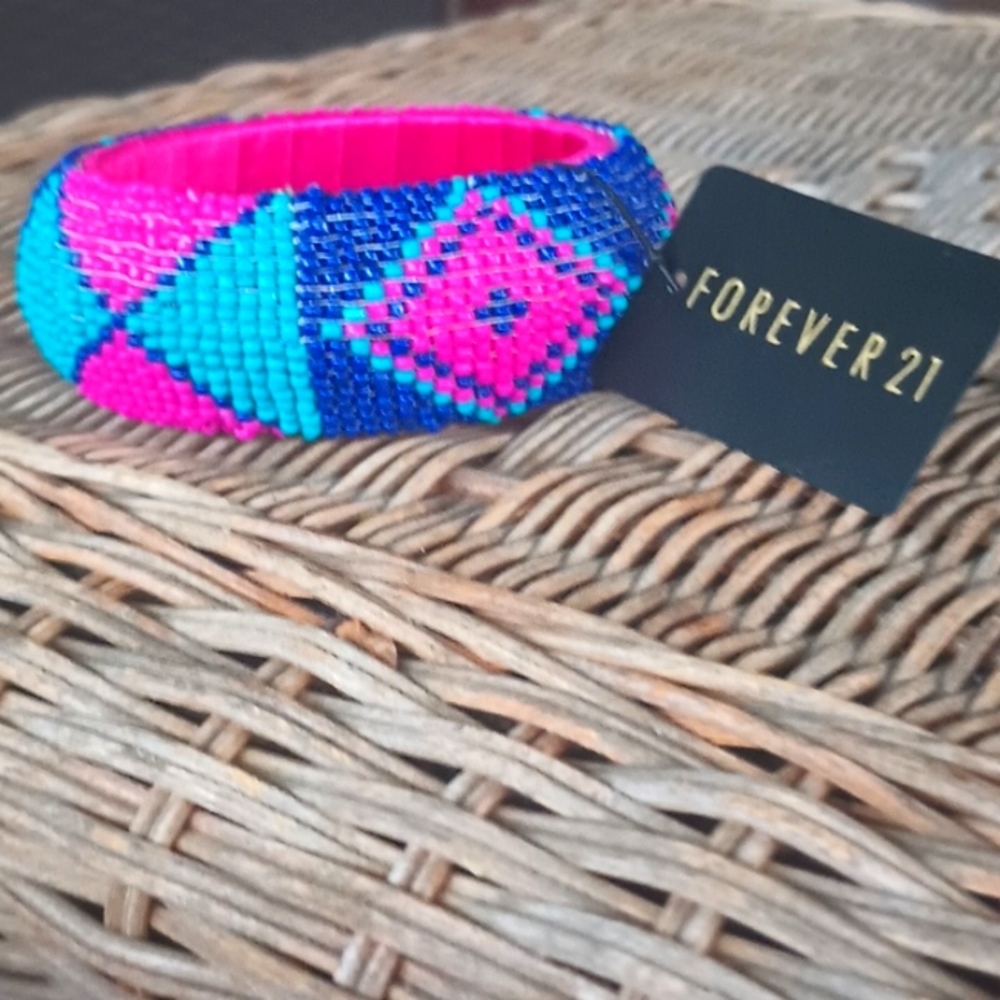 Forever 21 Beautiful Indian Made Beaded Bracelet in Turquoise Purple & Pink